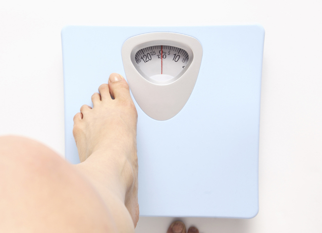 ダイエットを行う際、体重計に乗る頻度はどれですか？